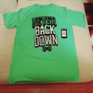 Boys under armor Tee